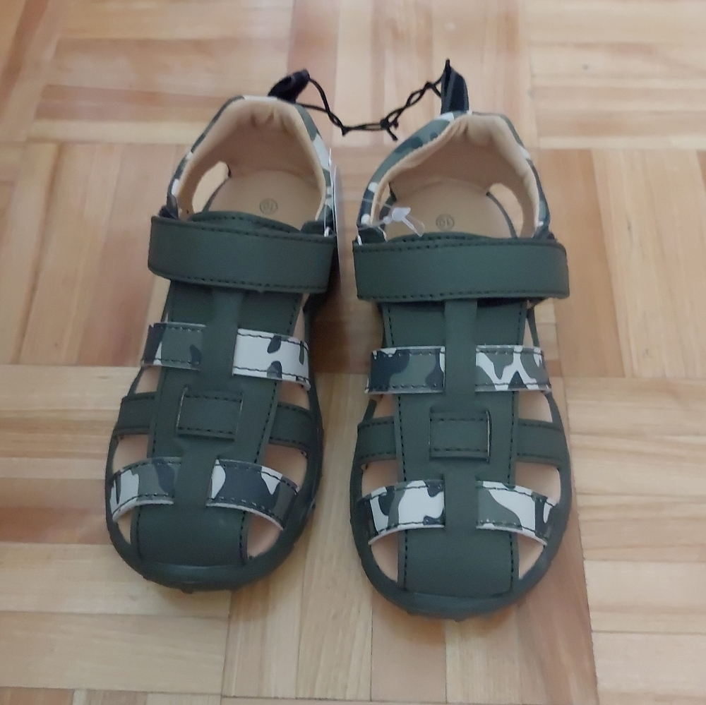 Boy sandals size 10 nwt